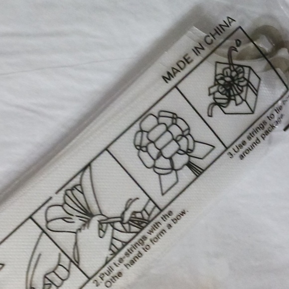 White Bow, Gift Set - Picture 3 of 6